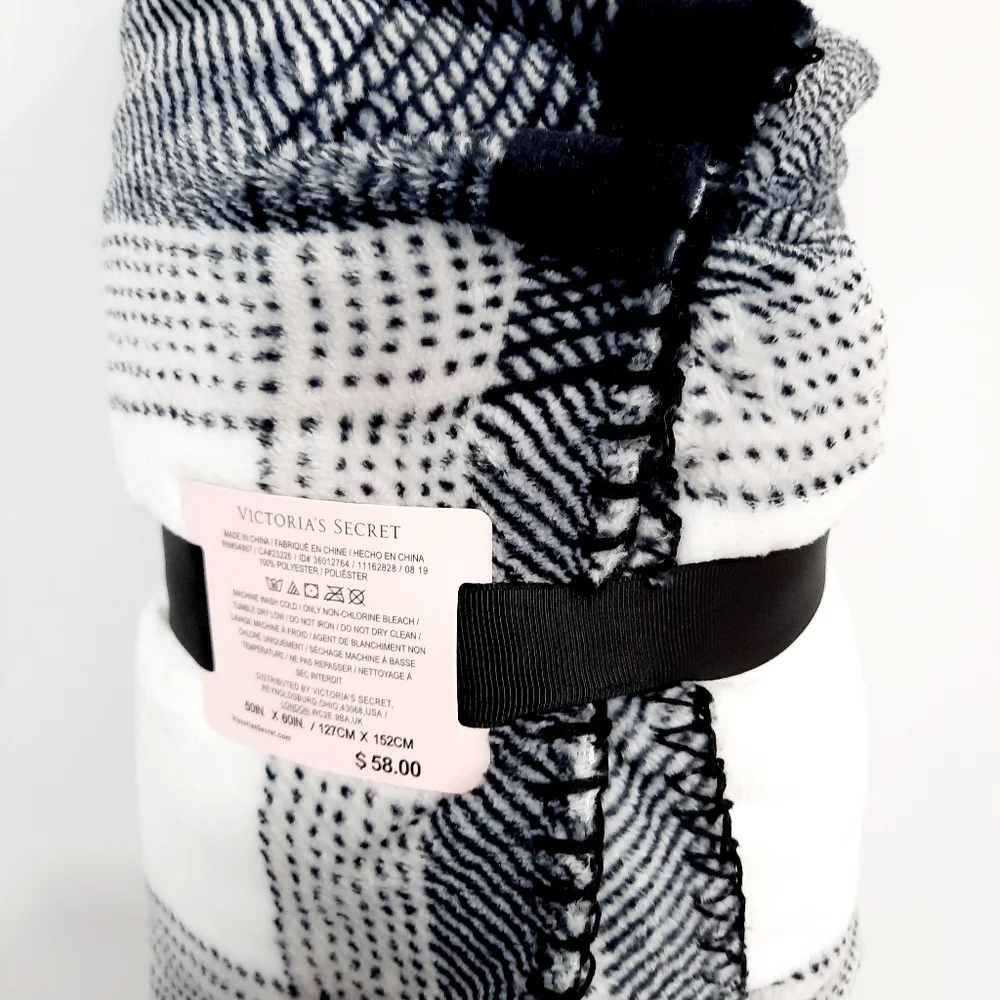 Victoria's Secret Black Checkers Blanket NWT - Picture 6 of 10